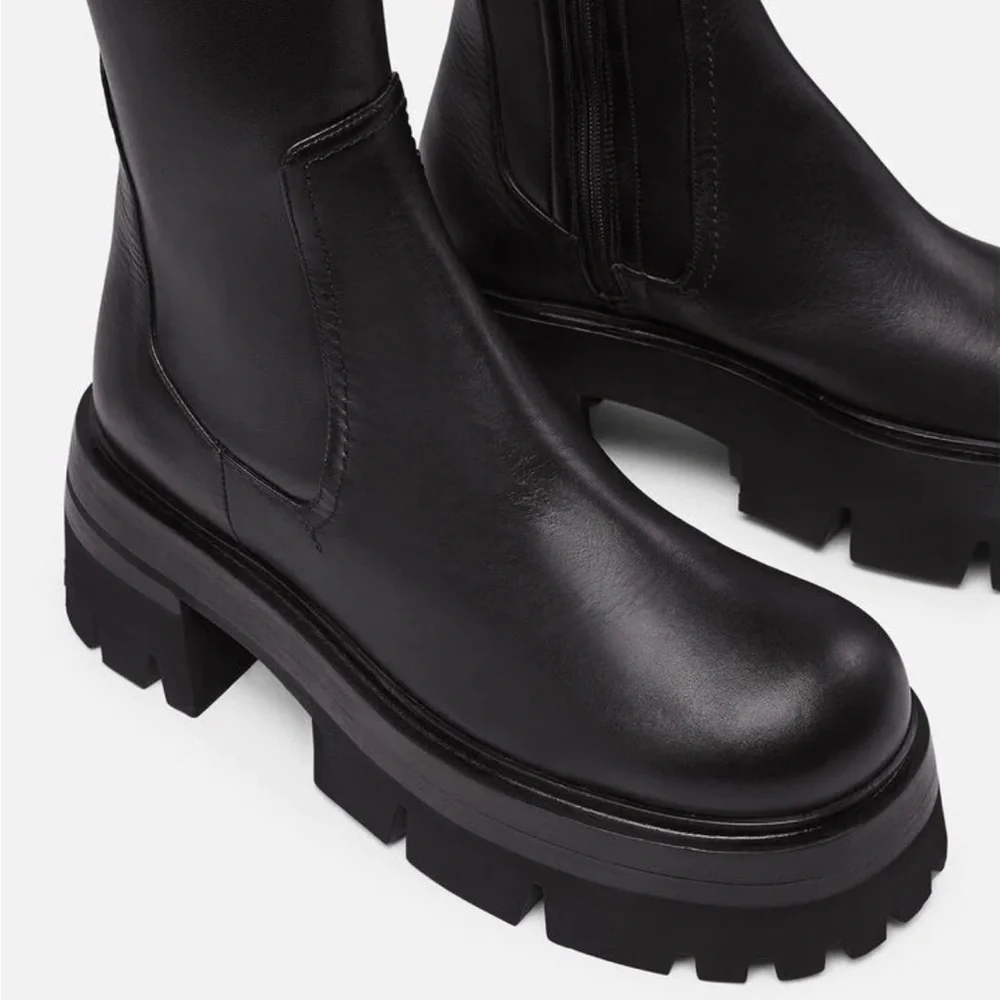 VERSACE black over the knee Lugg Boots size Euro 40 with box + dust bag